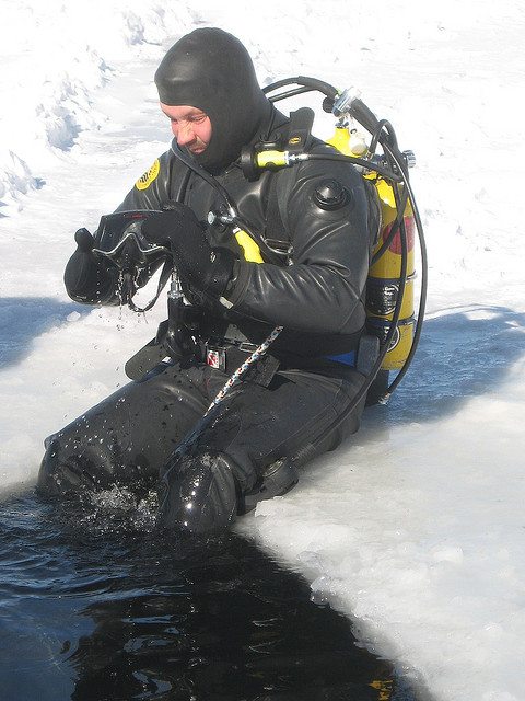 ice-diver.jpg ice-diver.jpg